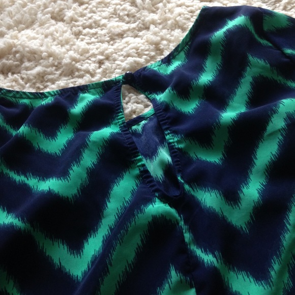 💚💙Charlotte Russe green navy chevron shift dress - Picture 2 of 3
